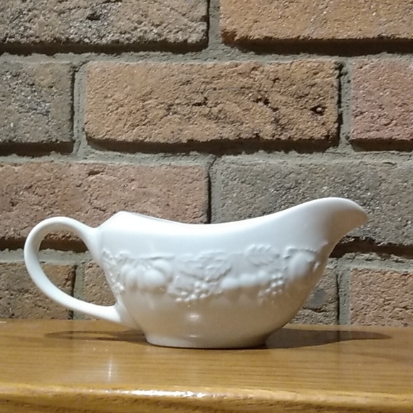 Fruit De Blanc Gravy/Sauce Server - Picture 4 of 4